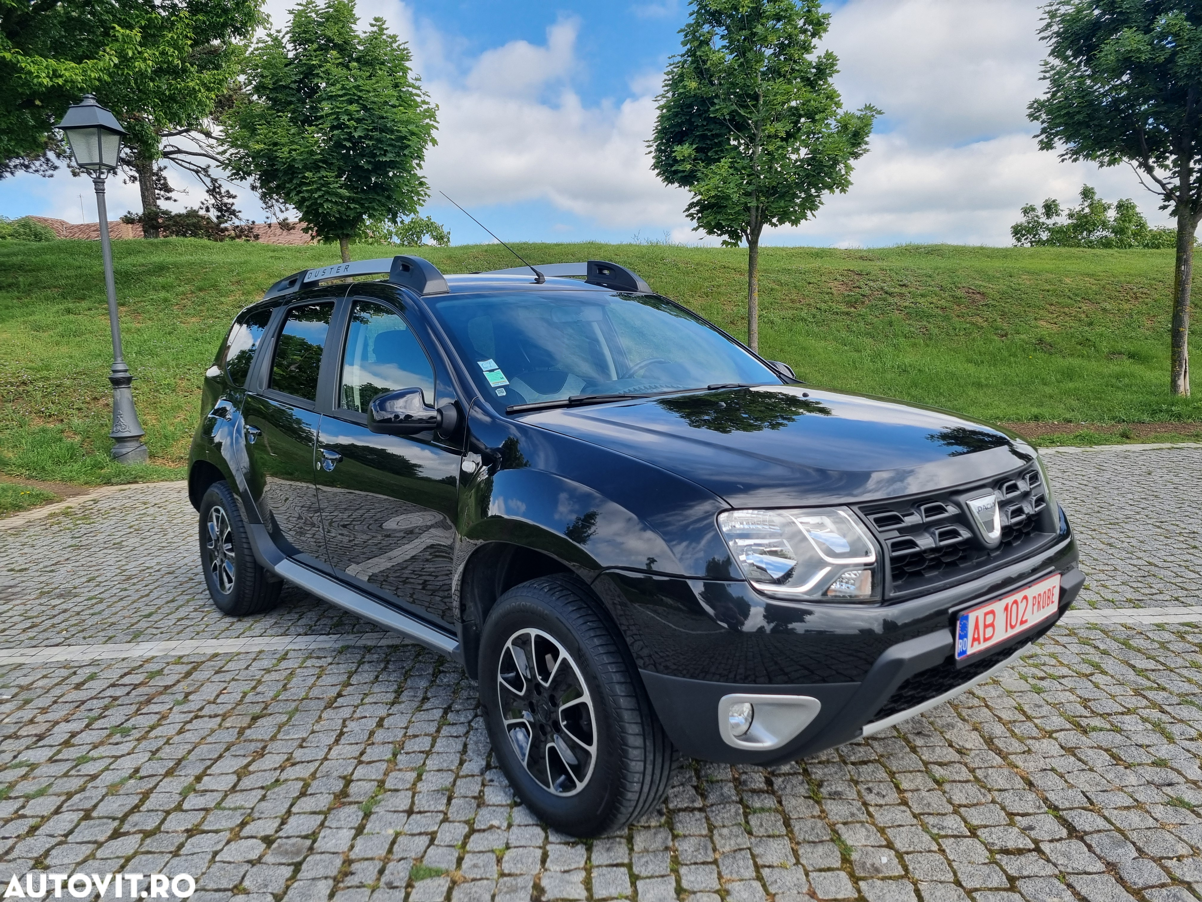 Dacia Duster dCi 110 FAP 4x4 Blackshadow - 2