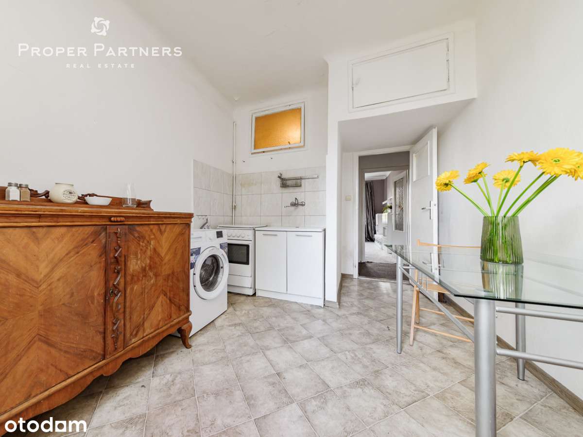 2 pokoje z oddzielną kuchnią w kamienicy Śródmieśc-11