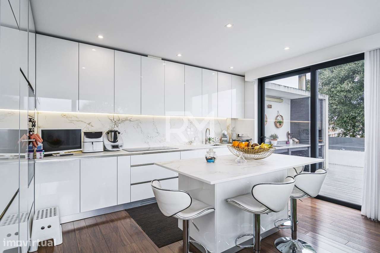 MORADIA T3 DE LUXO COM PISCINA | ENCONSTA DO VALE, VALONGO - Grande imagem: 3/25