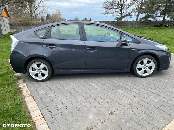 Toyota Prius 1.8 HSD Sol - 8