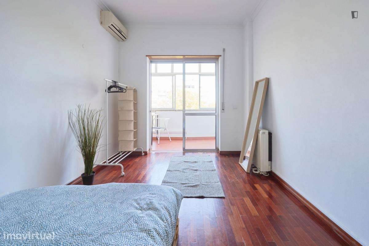 Quarto - localizado em Almada Lisbon - Grande imagem: 4/16
