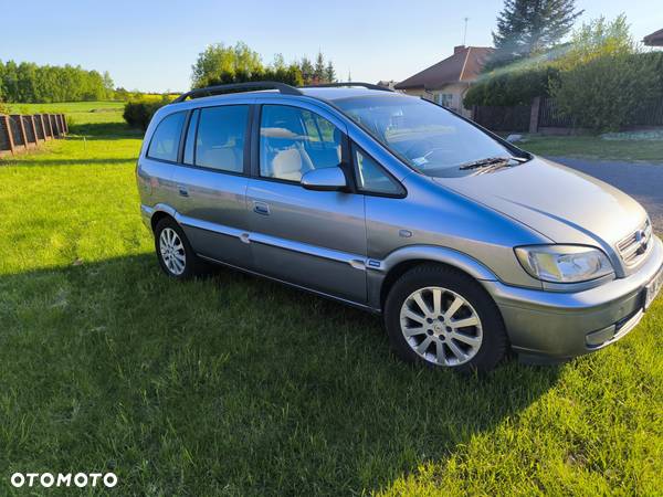 Opel Zafira - 2