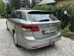 Toyota Avensis 2.0 D-4D 2010 - 8