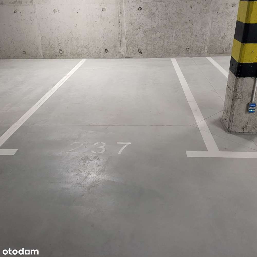 Miejsce postojowe w garażowcu Reda City. - Pełny obrazek: 4/8