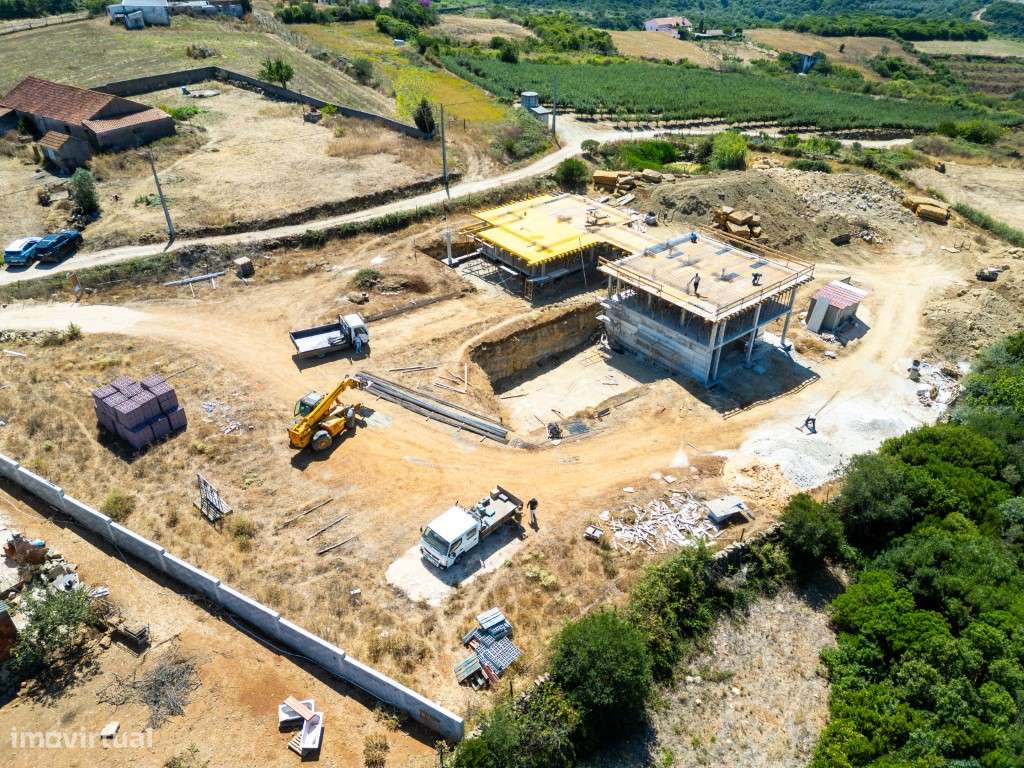 Moradia T4 moderna em construção com piscina em Évora de Alcobaça-15