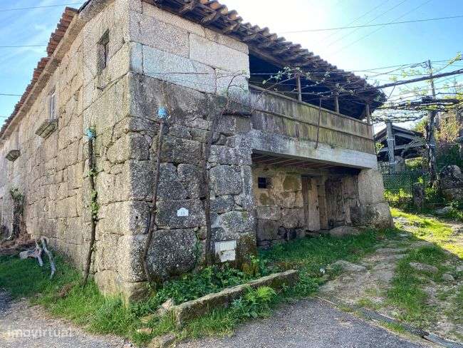 Moradia T2 para venda em Azias | Ponte da Barca-0