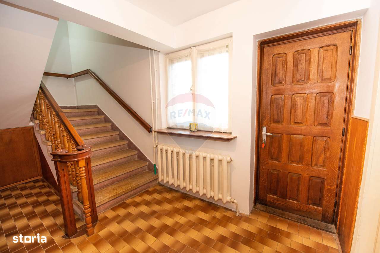 Casa Vila cu 7 camere de vanzare 250 mpu, 200 mp teren,  Buzau-0