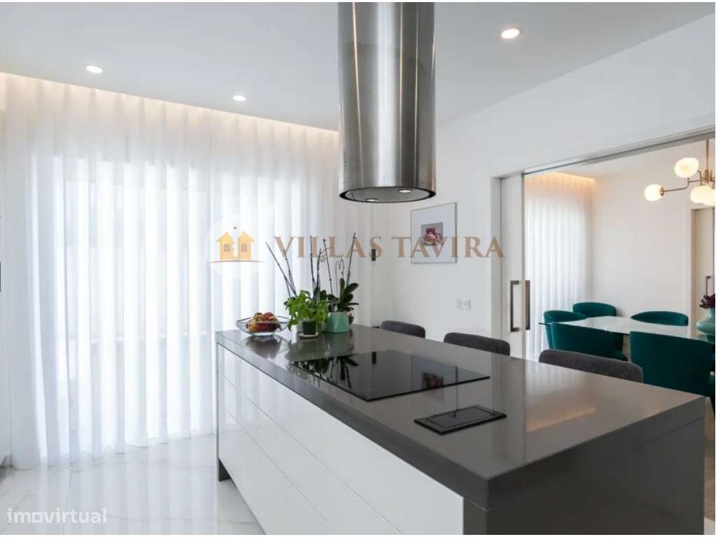 Moradia T3 de Luxo com Piscina, Vista Mar e Acabamentos Premium-18
