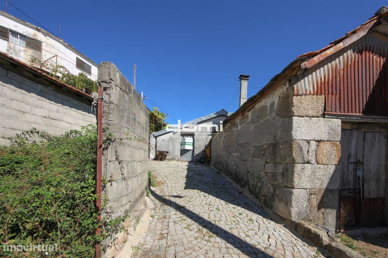 &#127969; Moradia em Pedra para Recuperar – Macieira, Sul-7