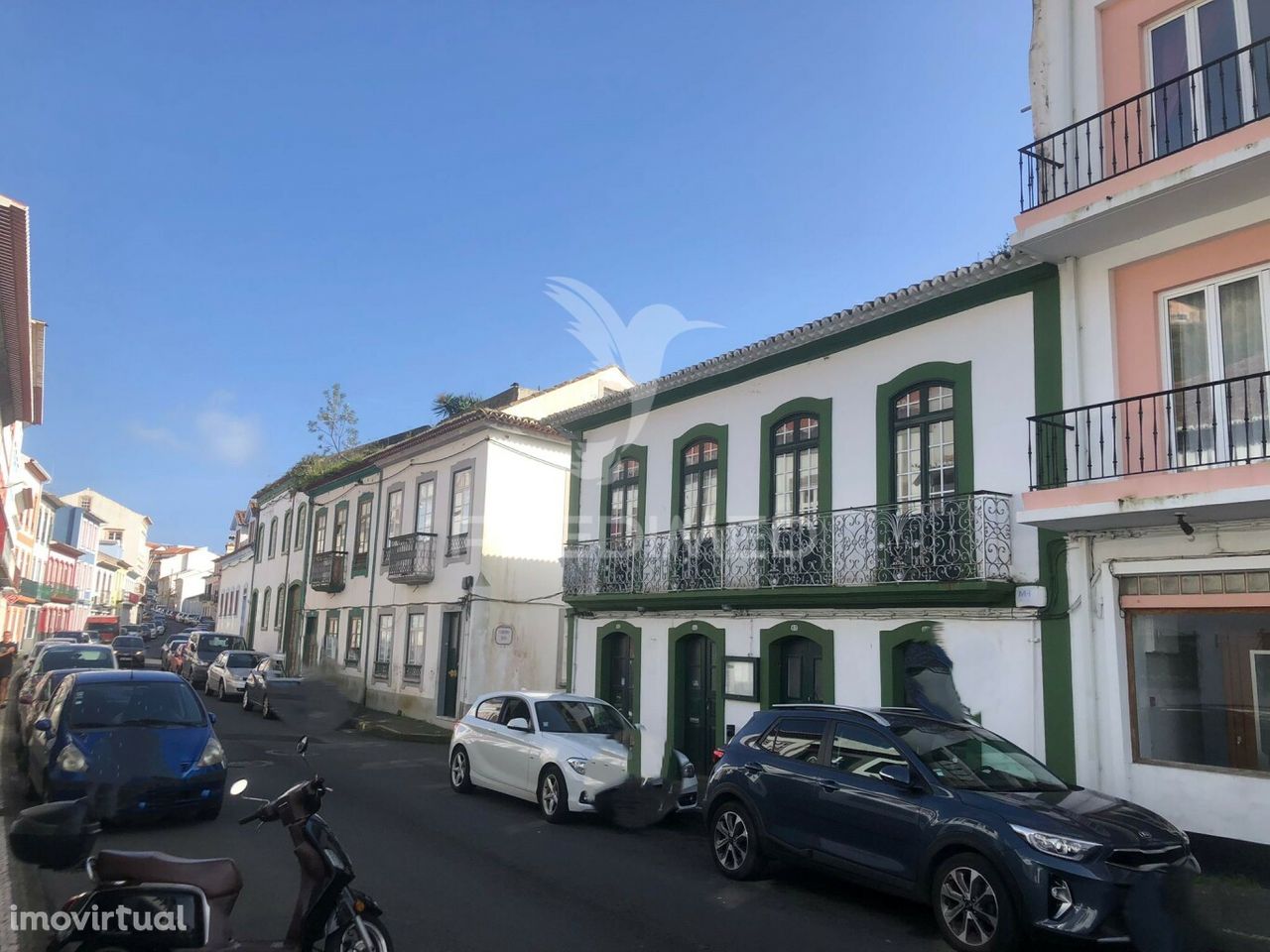 APARTAMENTO DUPLEX NO CENTRO DE ANGRA DO HEROÍSMO