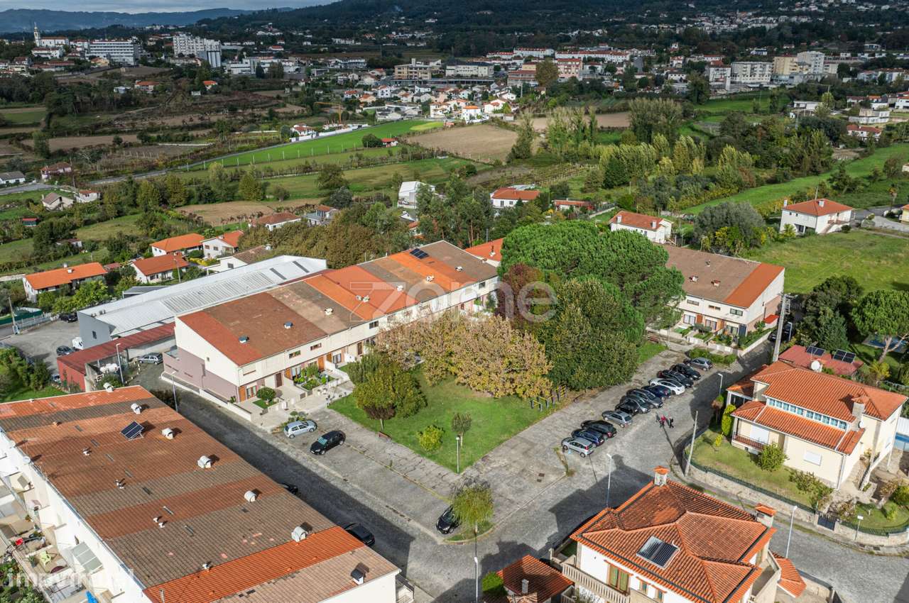 MORADIA EM BANDA T3 EM AMARES - Grande imagem: 5/33