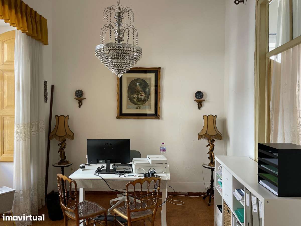 Moradia T4 com quintal-0