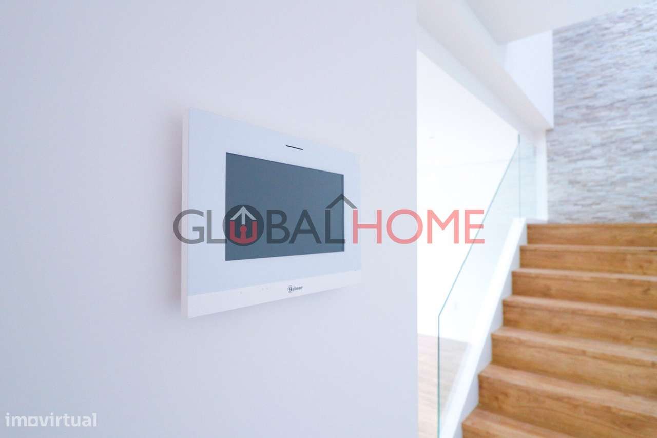 Moradia T3 Nova com Terraço e Piscina em São Pedro da Cova-5