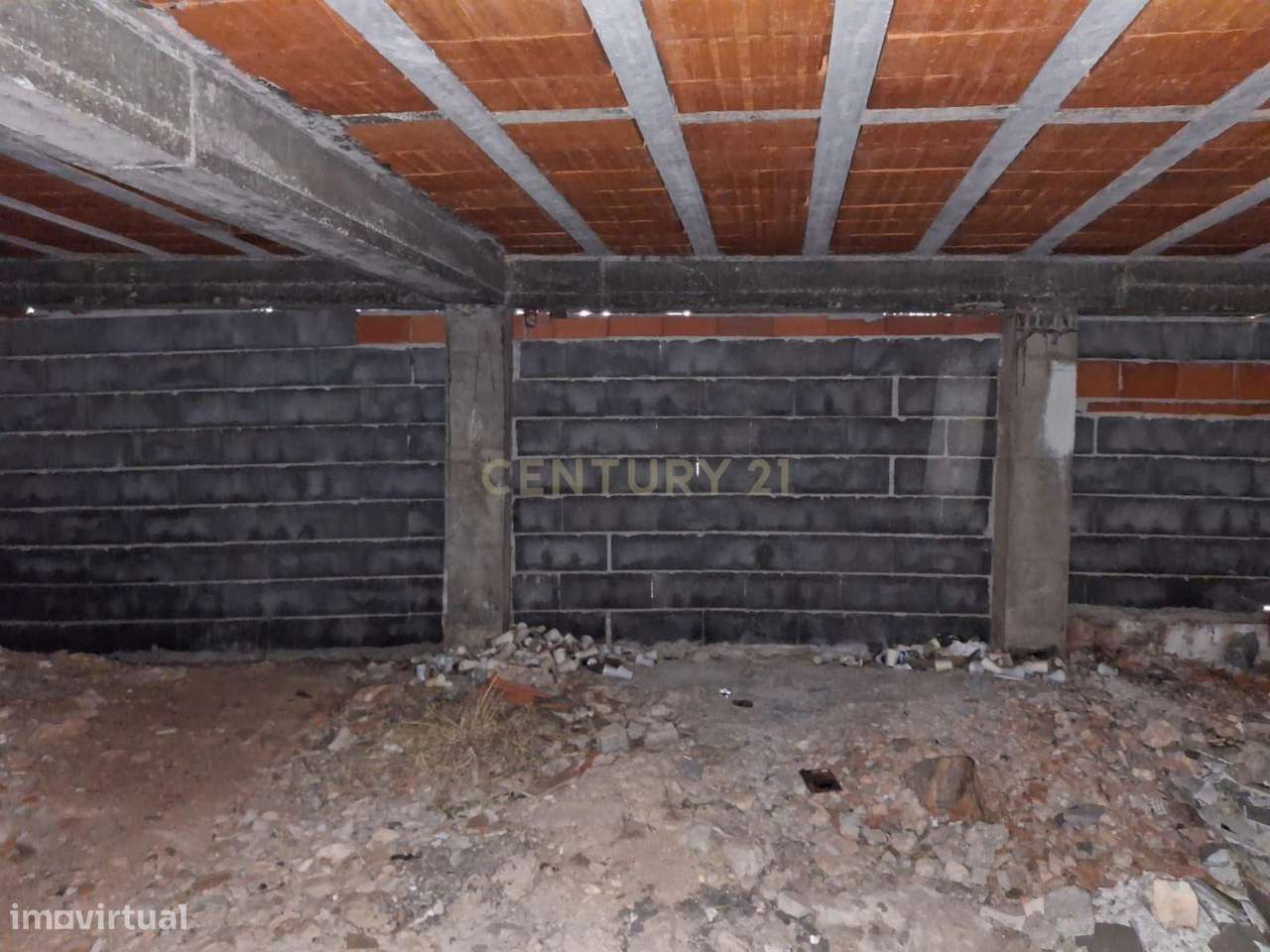 Prédio em fase de construção no centro de Mira d'Aire-5