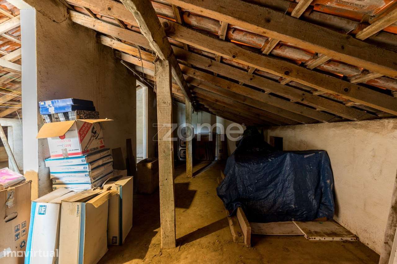 Moradia T4 c/ garagem e 435m2 de terreno - Famões-28