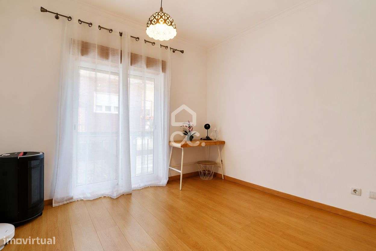 Apartamento T3 com garagem, arrumo e churrasqueira no centro do Avelar-10