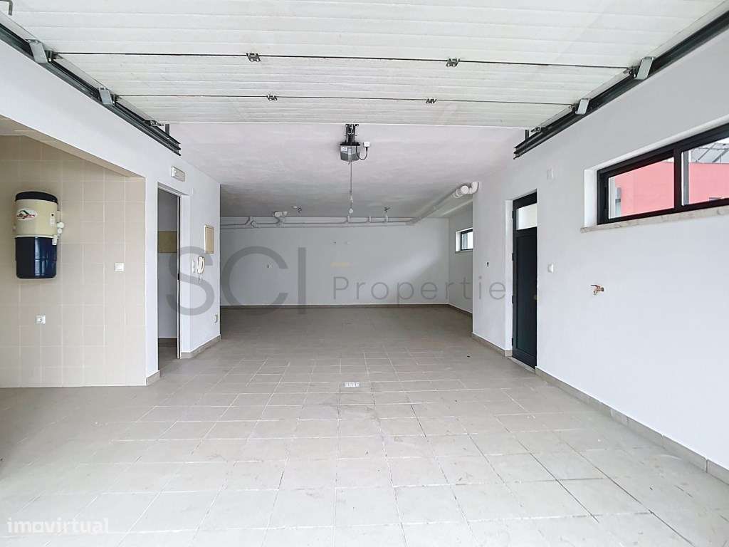 Moradia Isolada T5 no Feijó com Garagem de 100 m² - Grande imagem: 3/46