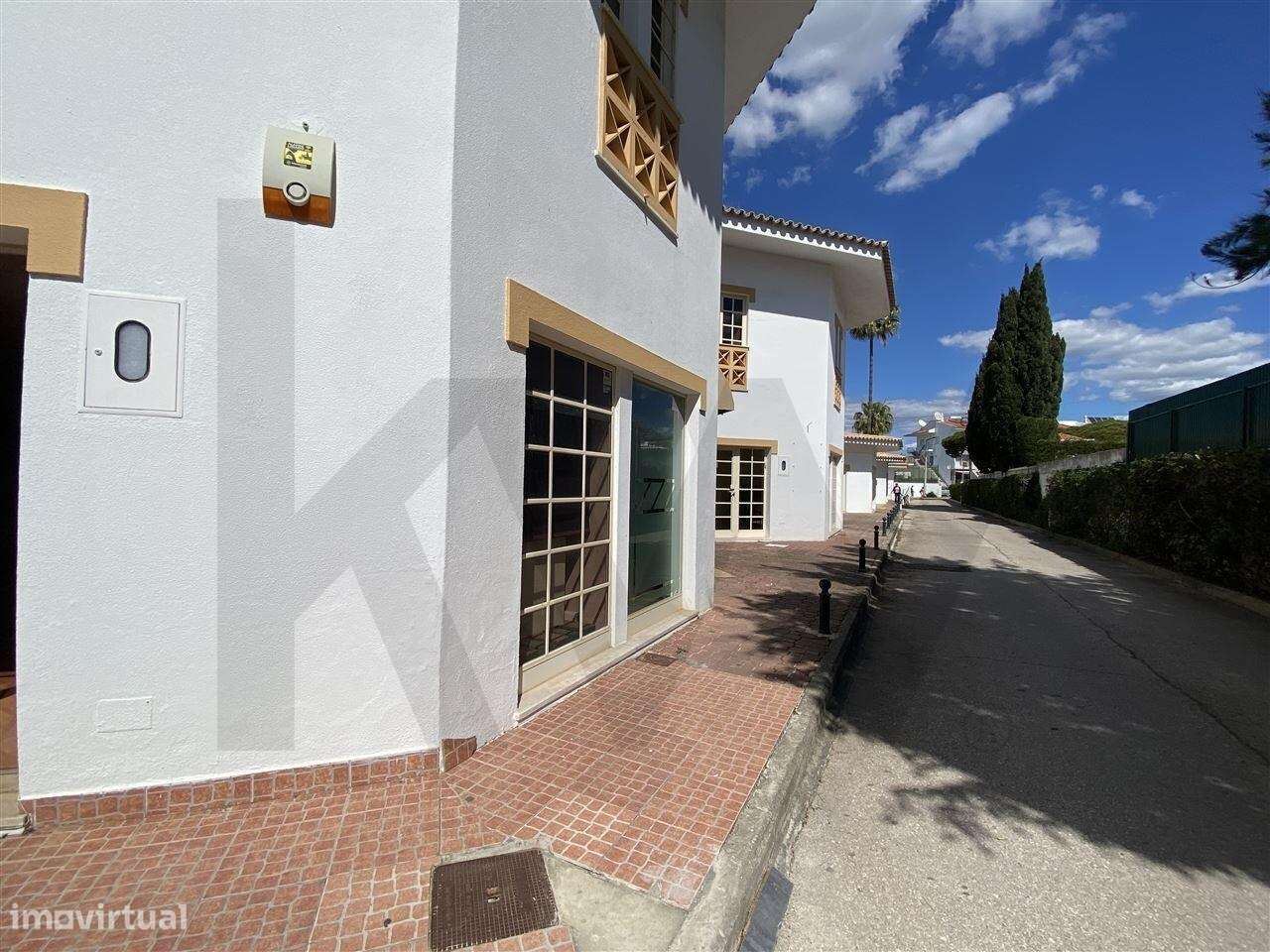 Loja destinada a comércio para arrendamento - Grande imagem: 3/38