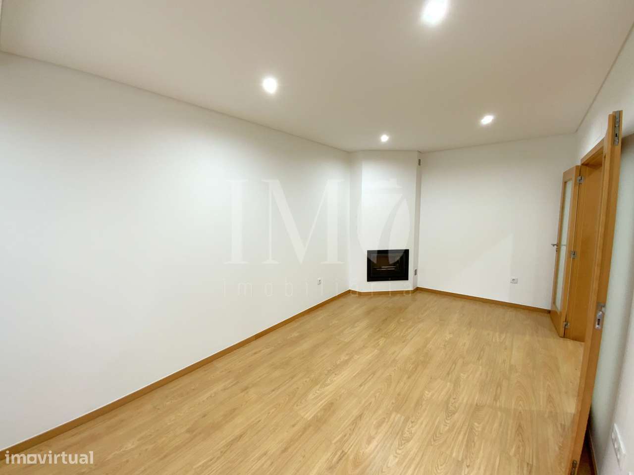 Andar de Moradia T3 remodelado na freguesia de Merelim S. Paio, Braga - Grande imagem: 3/18