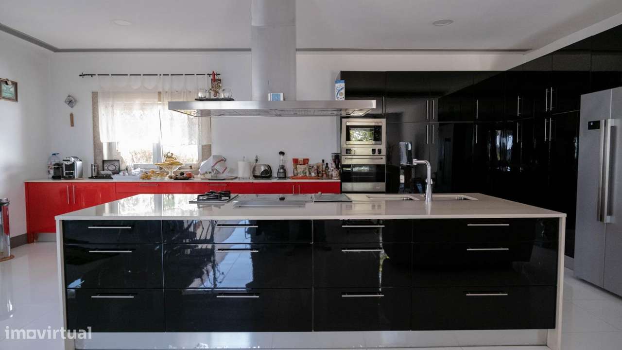 Moradia Térrea de 596m2 em Terreno de 10.000m2 | Paços de...-7