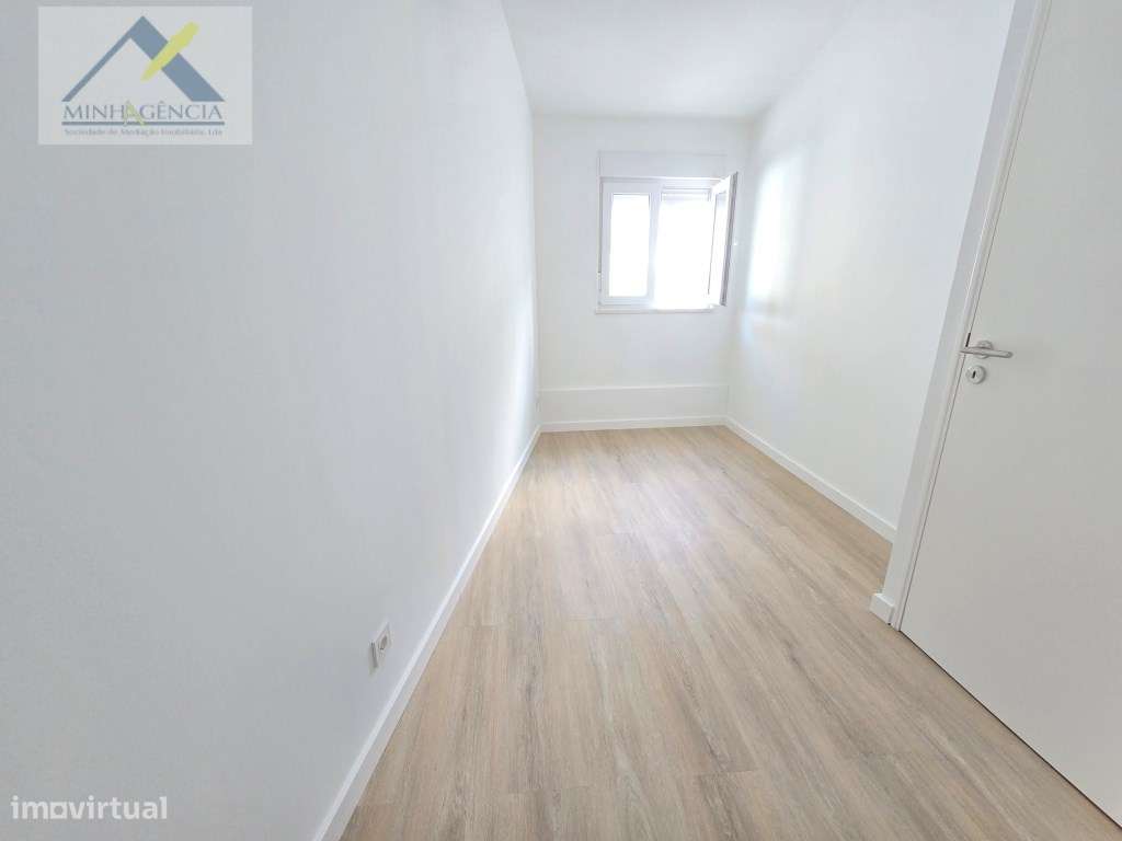 Moradia T2 totalmente recuperada em Setúbal-12