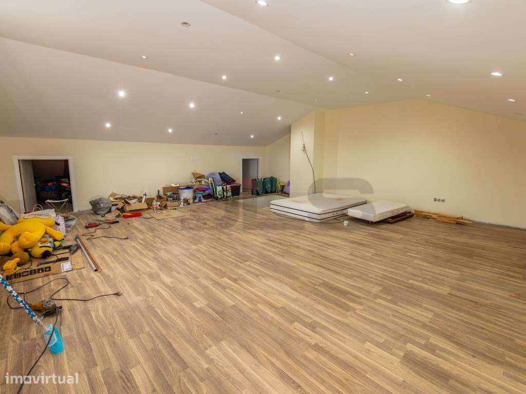 Moradia V4+1 próximo do Parque Urbano, São Pedro, Ponta Delgada-25