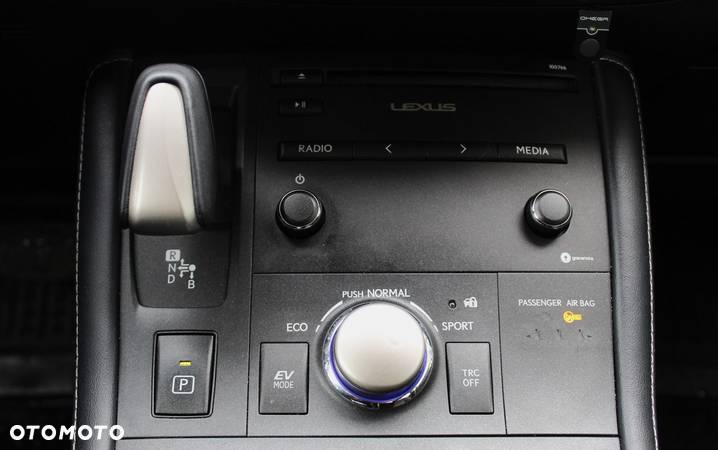 Lexus CT - 18
