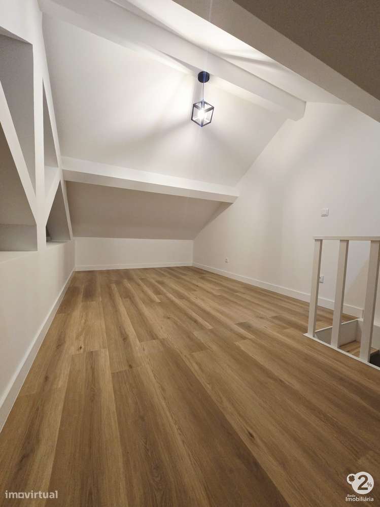 Moradia T0 Duplex totalmente remodelada no Bonfim-10