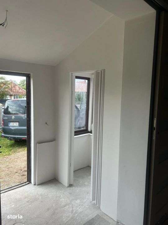 Casa  veche   renovata     pe 1 nivel  comuna  Romanasi-3