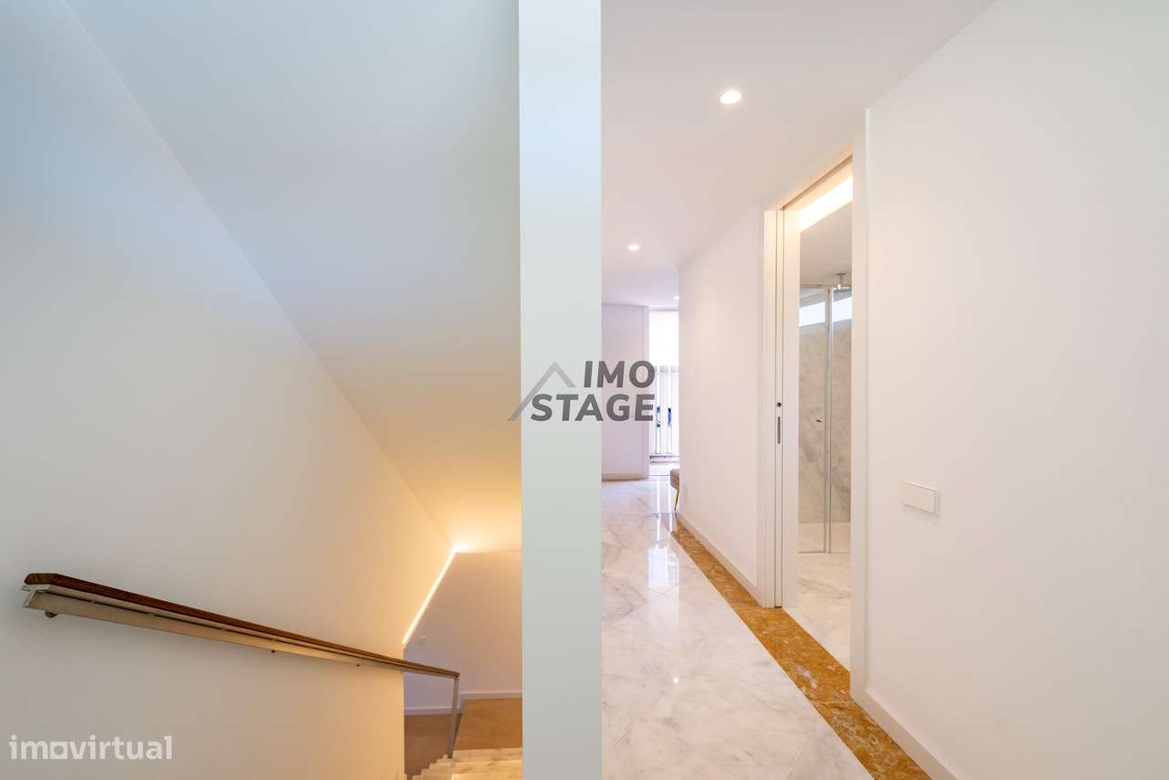 Moradia T3 de Luxo | 4 Pisos | Elevador | Jardim Privativo 195m² | Boa-32