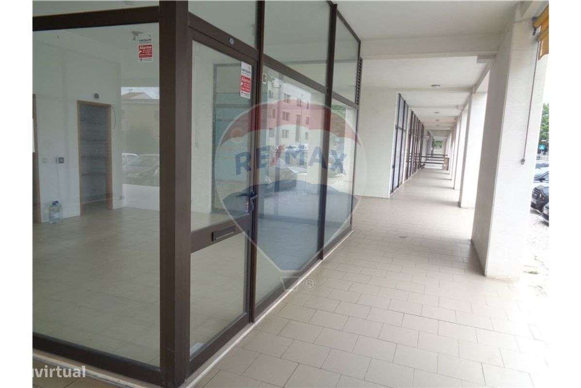 Loja com Garagem na Quinta da Nora - Grande imagem: 4/8