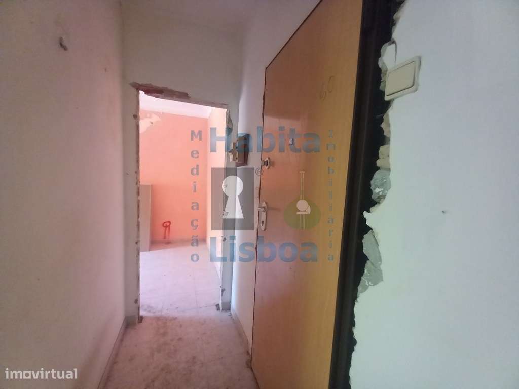 T1 Remodelado obras em Curso 1 Andar na Baixa da Banheira - Grande imagem: 4/19