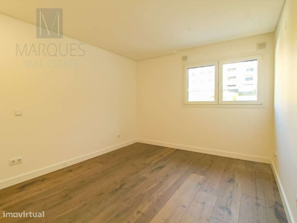 Apartamento T3 com Parqueamento e Arrecadação na Quinta do Desembar...-21