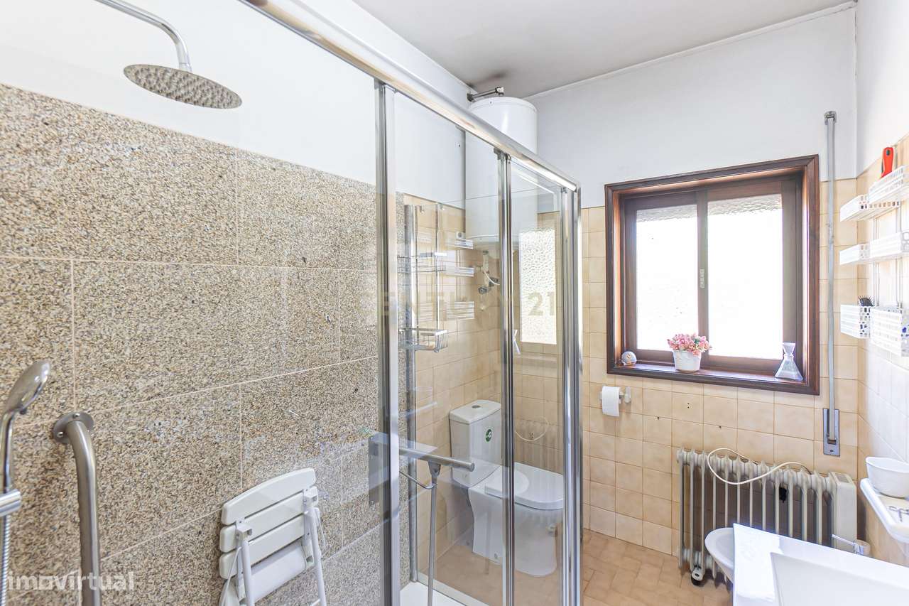 Moradia Térrea V3 na primeira linha dos Rios Douro e Tâmega com amplo-19