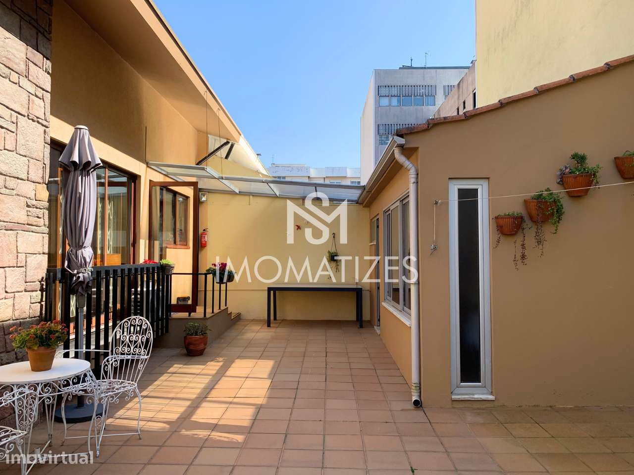 Moradia T3+2 com garagem dupla no coração da Maia - Grande imagem: 5/39