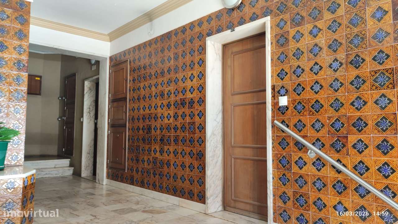 Apartamento T0 para investimento em Linda a Velha-22