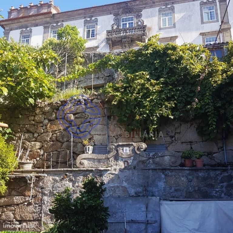 Terreno com vista para o rio Douro