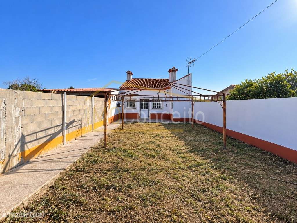 MORADIA T3 COM 2 ANEXOS| PISCINA| EXCELENTE LOCALIZAÇÃO E POTENCIAL...-30