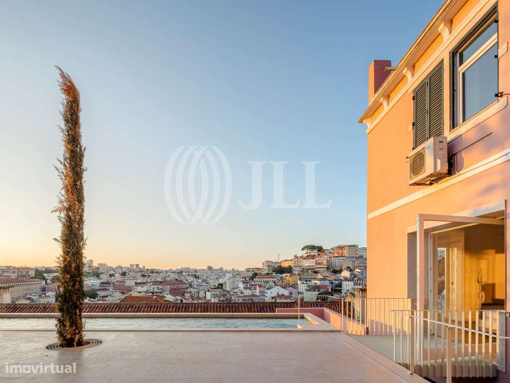 Apartamento T3+2 com jardim, em pleno Castelo, Lisboa-48