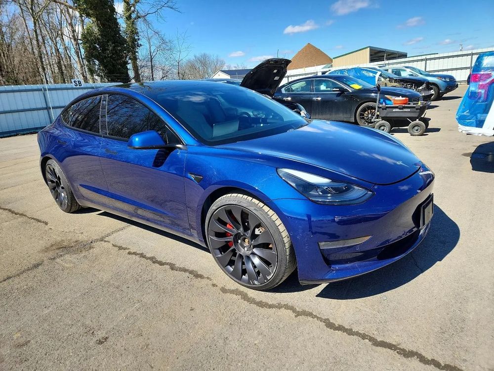 Tesla Model 3 2022