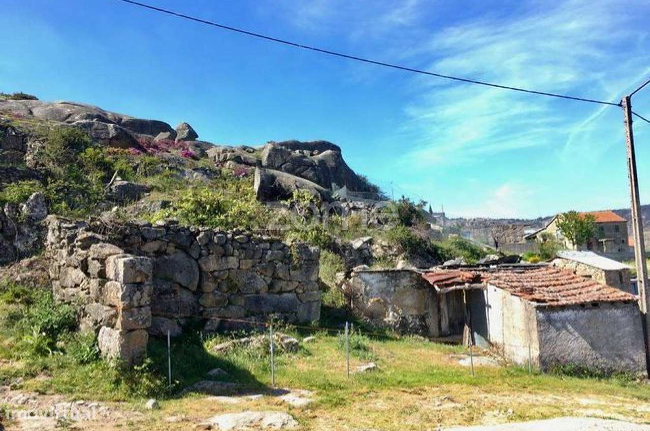 Terreno com Ruína Para Venda | Galegos da Serra - Grande imagem: 2/11