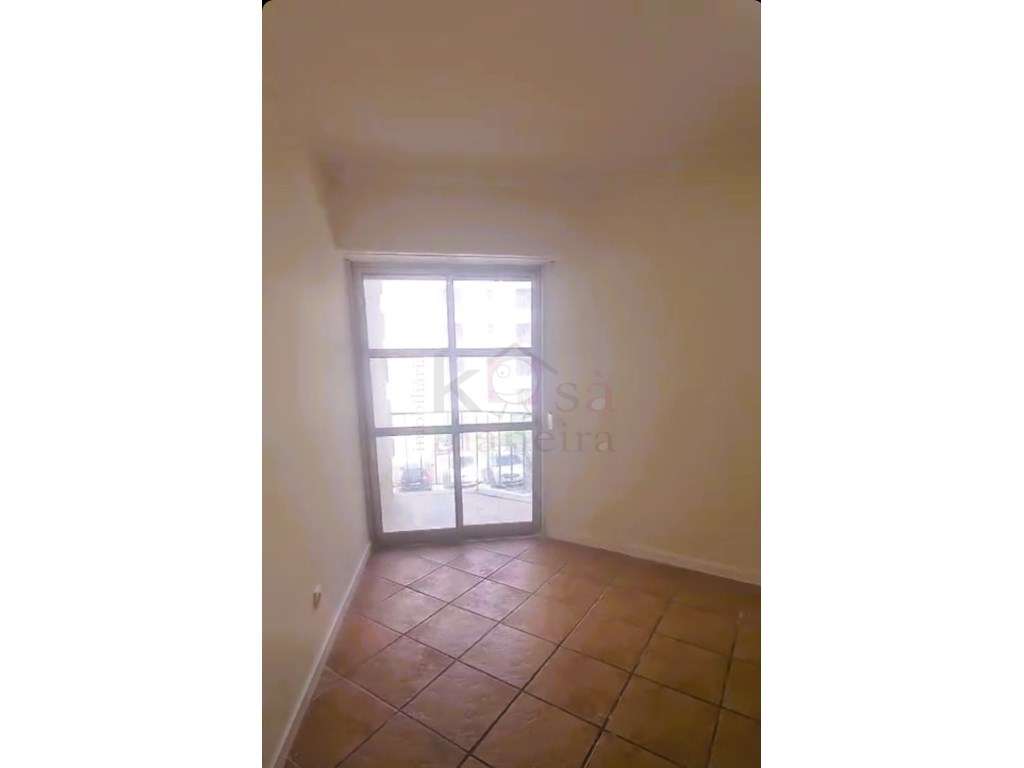 Apartamento 2+1 em Sintra-3