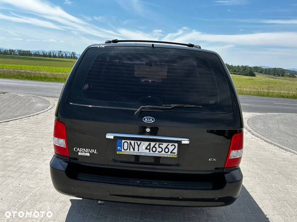 Kia Carnival 2.9 CRDi EX - 20