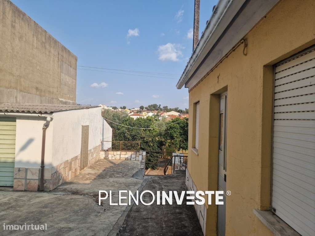 Moradia com garagem e terreno em Vale de Açor-49