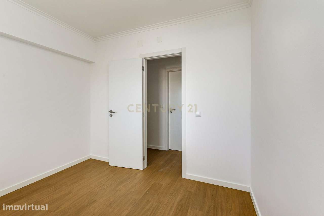 Apartamento T3 Renovado com espaço exterior.-16