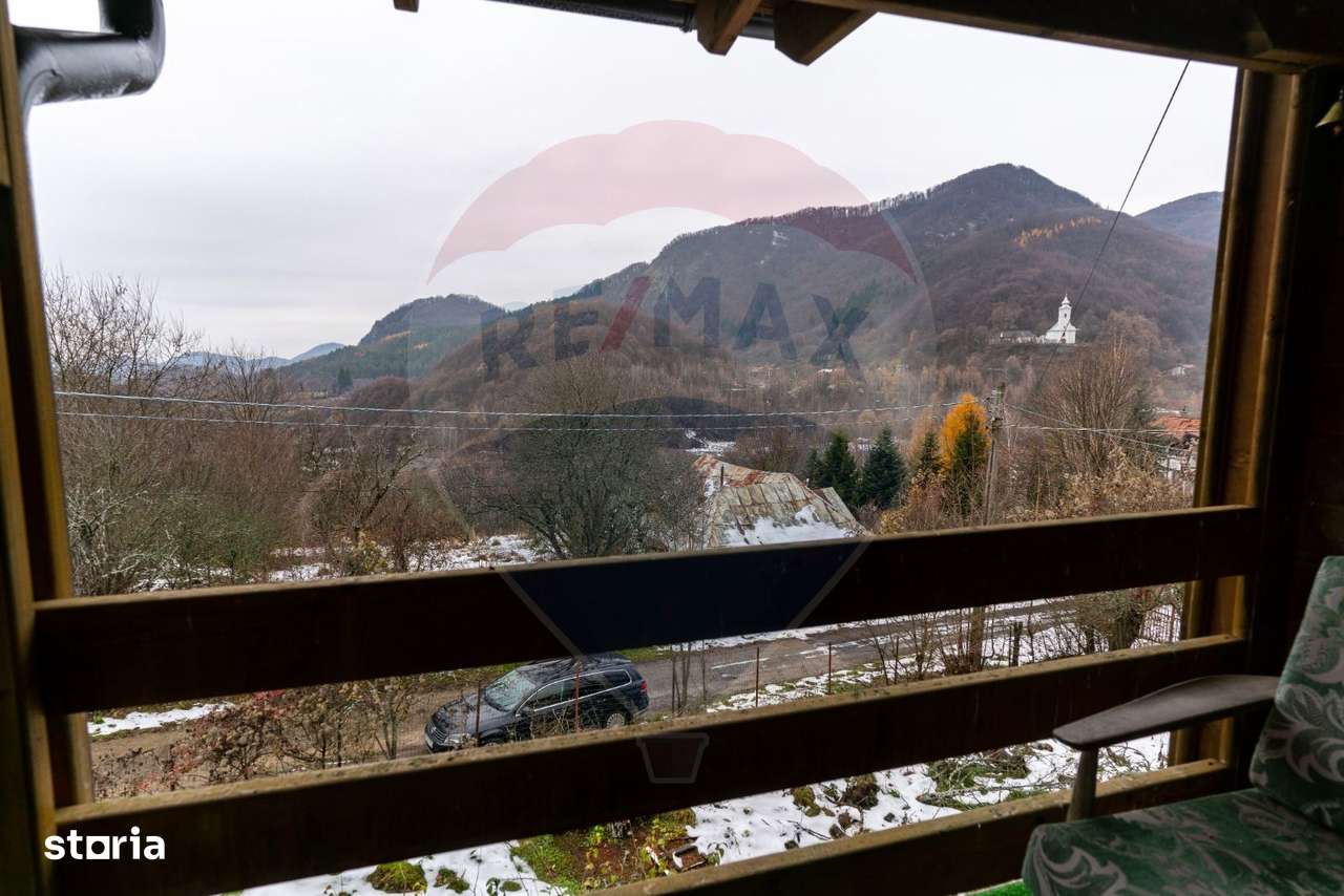 Casă de vanzare,Sacaramb jud. Hunedoara - Imagine principală: 2/20