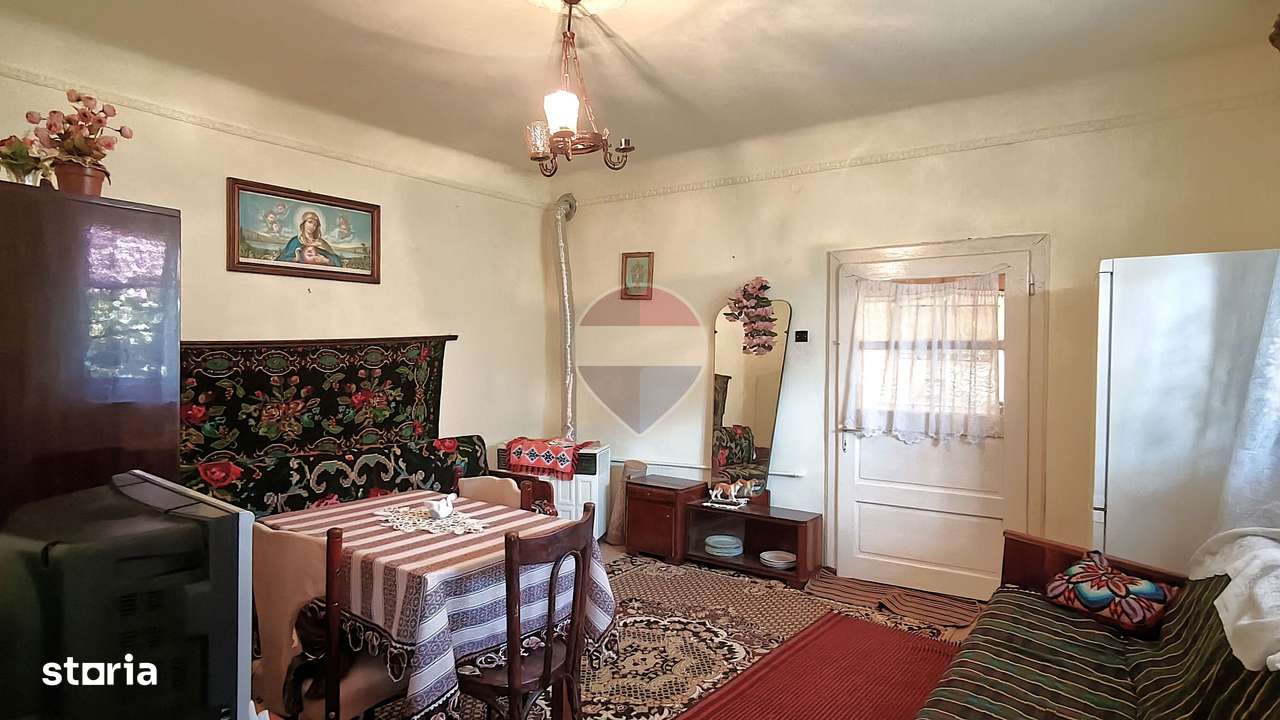 Casă cu 3 camere și este 2.500 mp teren , Blăjel – aproape de Medias-9