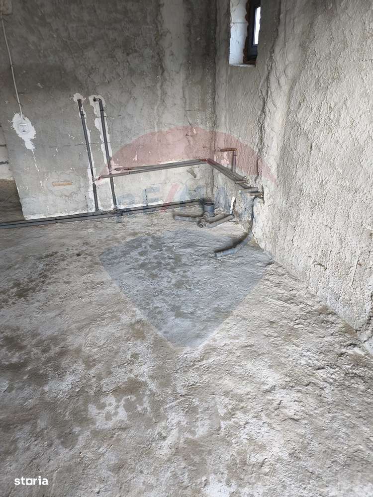 Casă / Vilă cu 5 camere de vânzare în zona Poiana Tapului-13