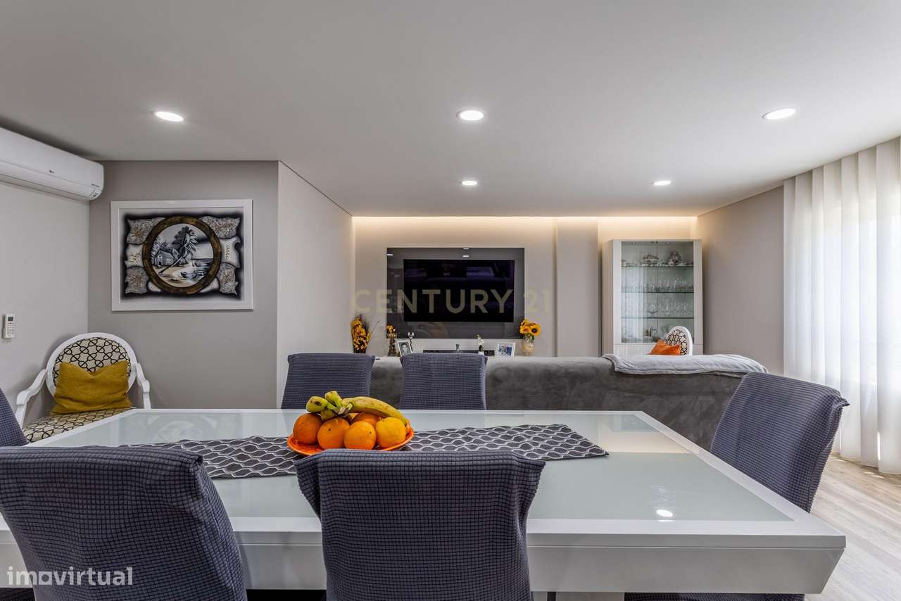 Moderno Apartamento T4 no Carregado em condomínio fechado-11
