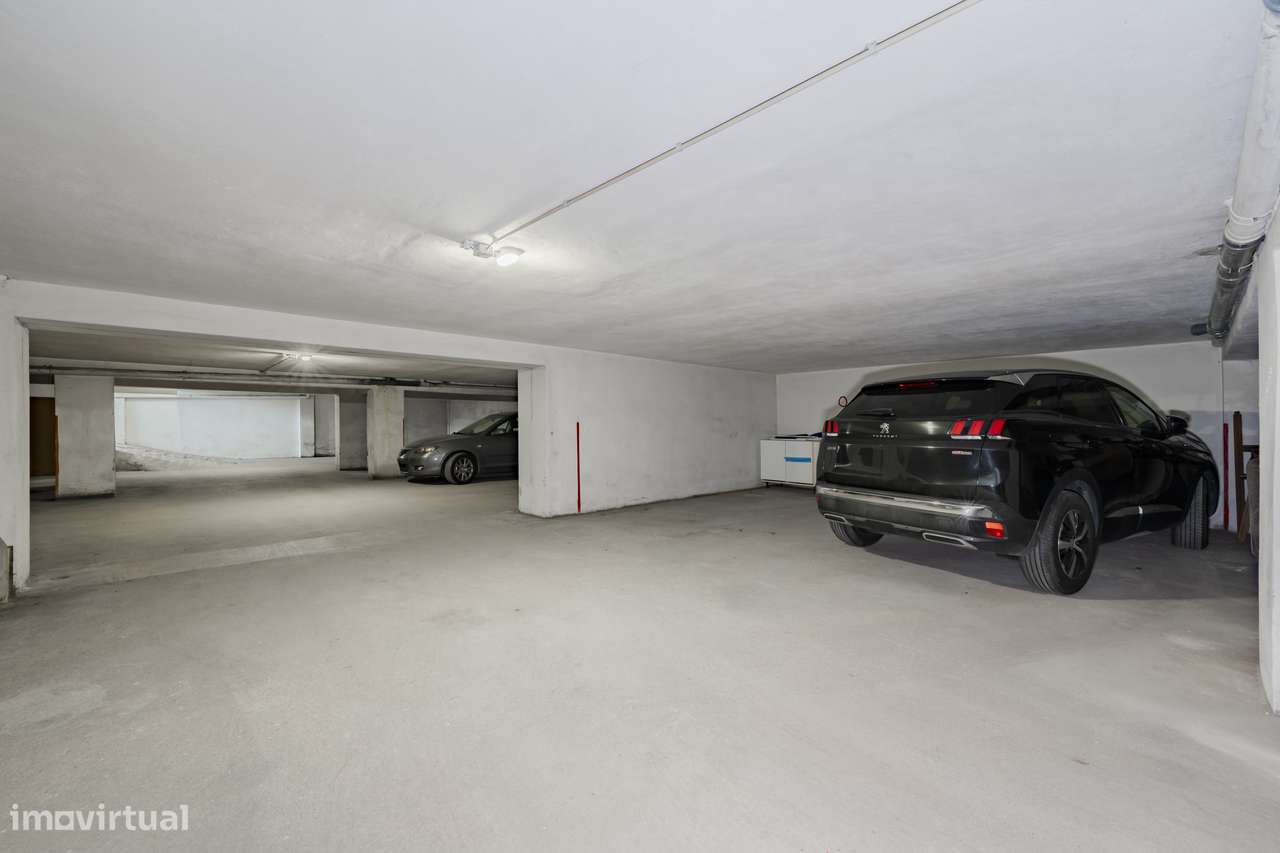 Apartamento T3 Remodelado no Centro de Braga-21